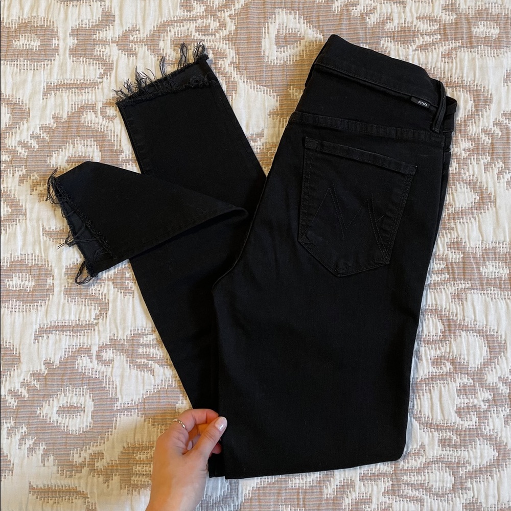 Mother Denim Insider Crop Step Fray jean in black
